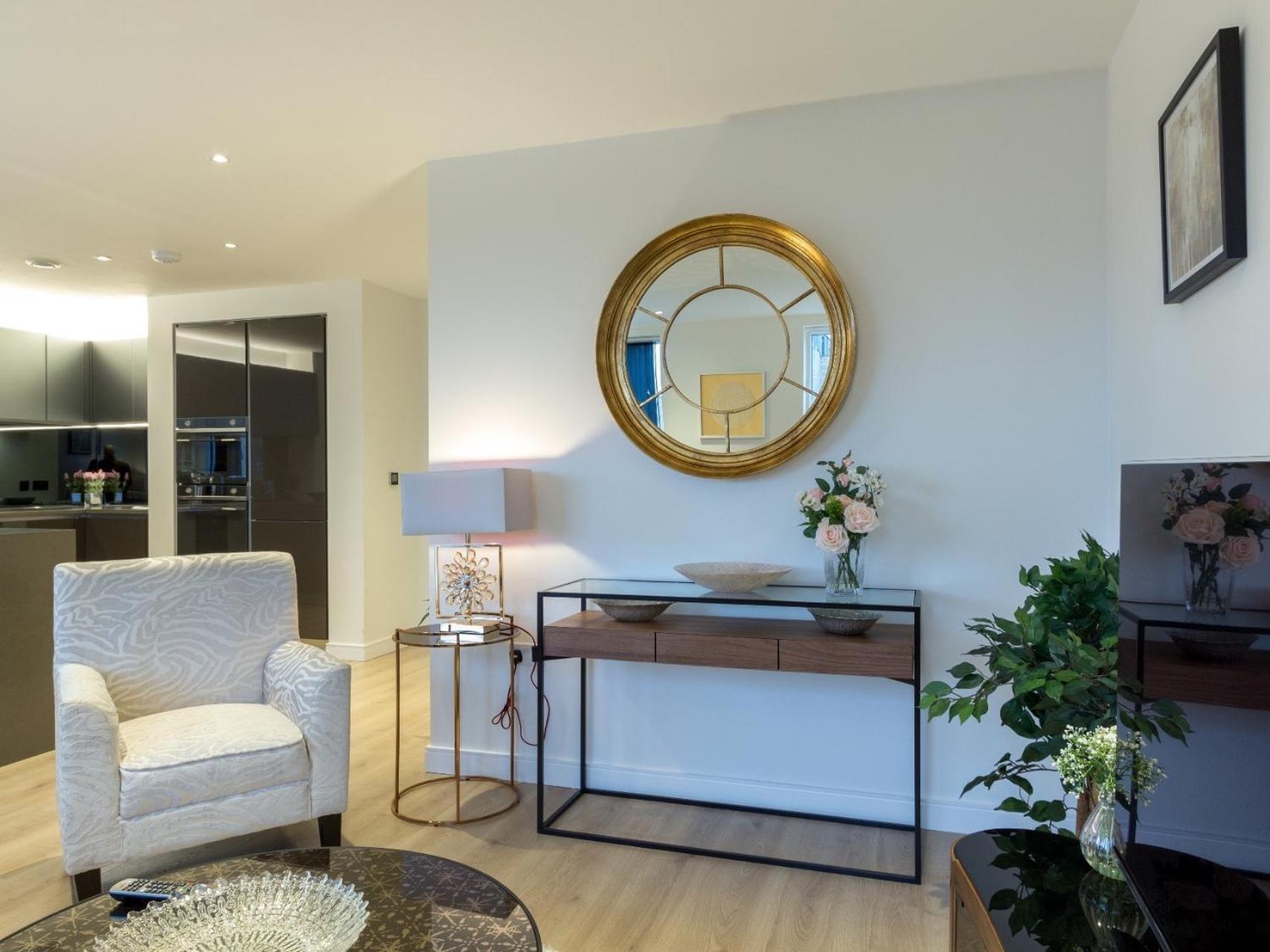 2 Bed Property Close To Heathrow Airport Hounslow Buitenkant foto