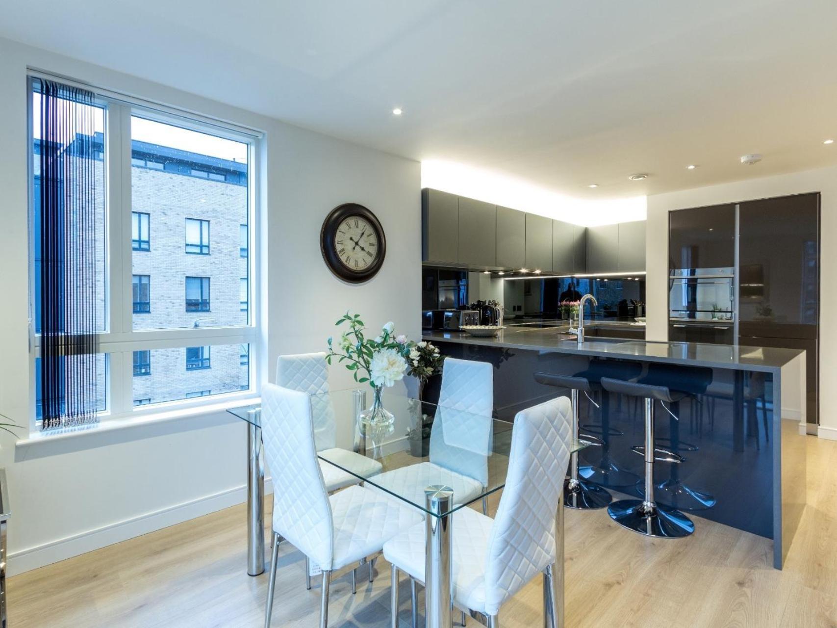 2 Bed Property Close To Heathrow Airport Hounslow Buitenkant foto