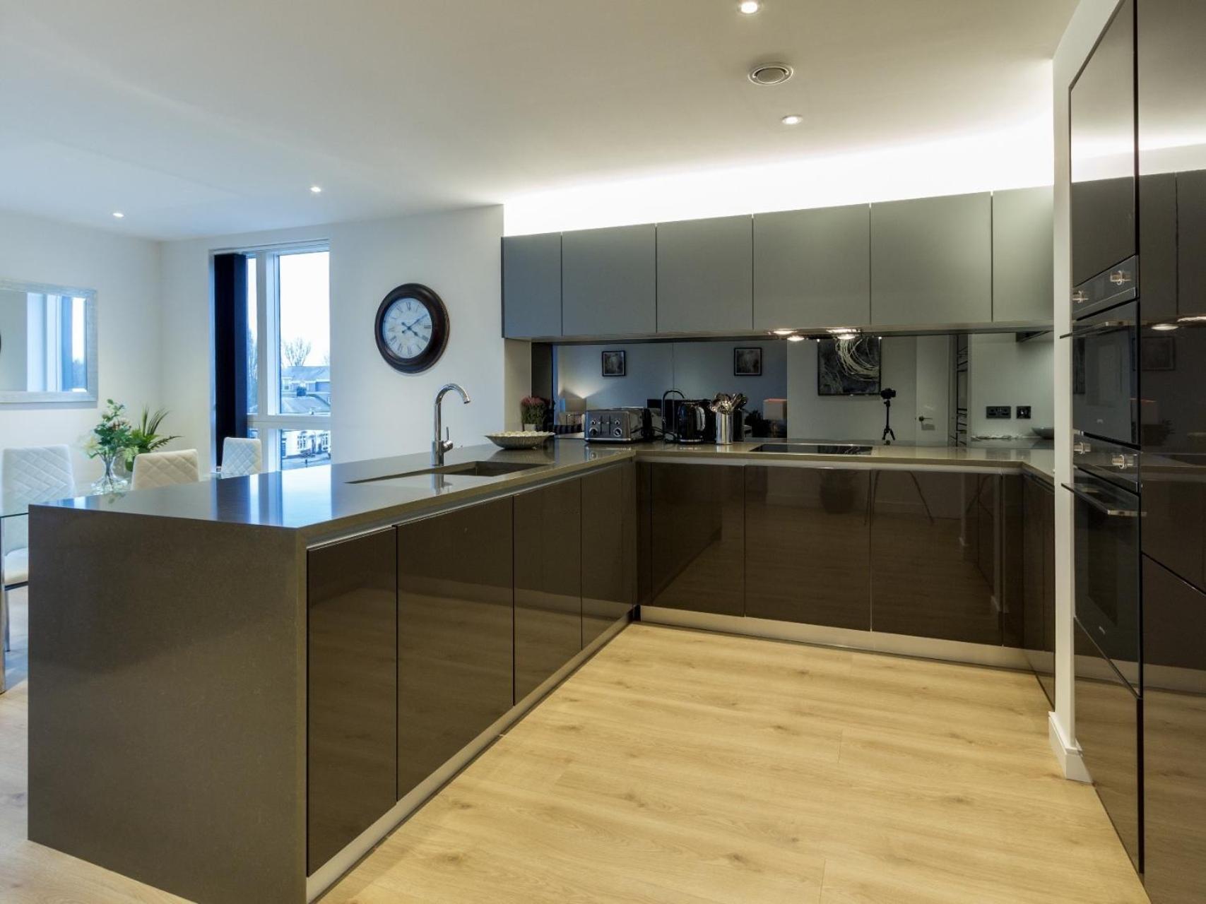 2 Bed Property Close To Heathrow Airport Hounslow Buitenkant foto